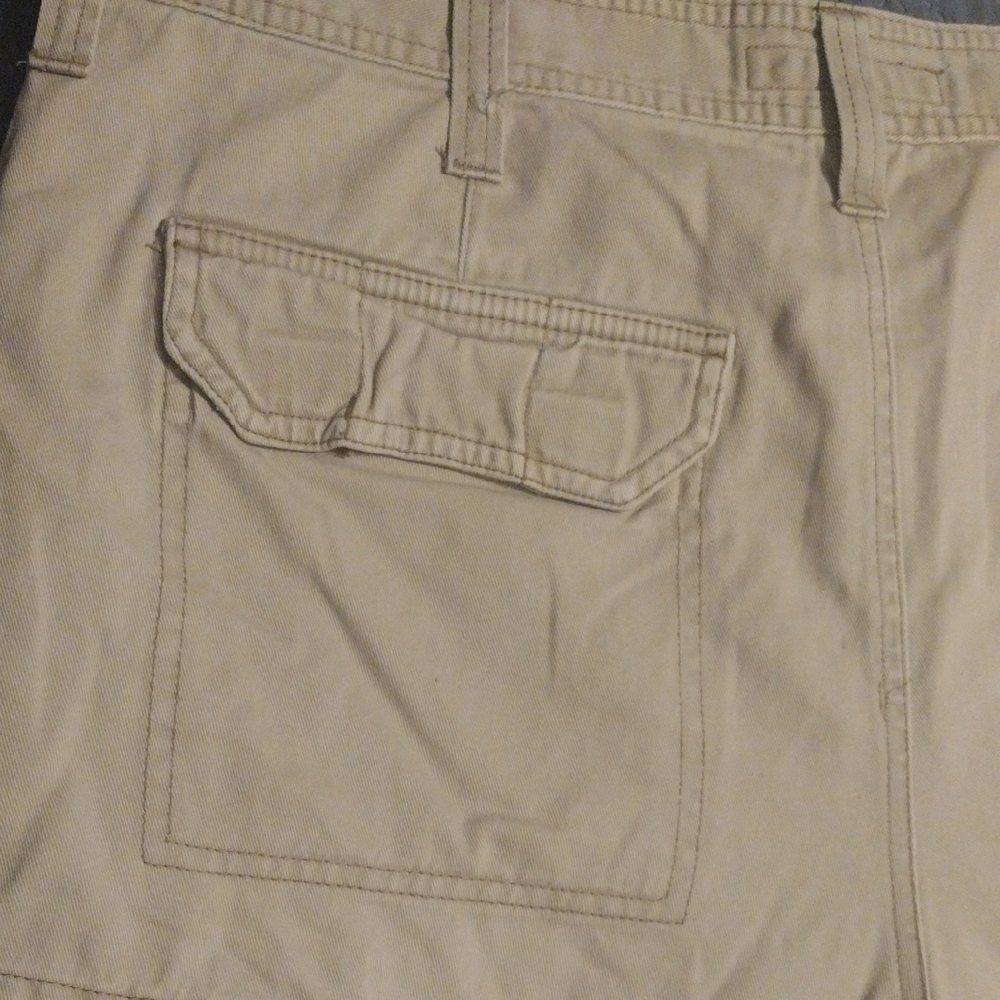 Aeropostale Light Tan Cargo Shorts - Picture 12 of 12